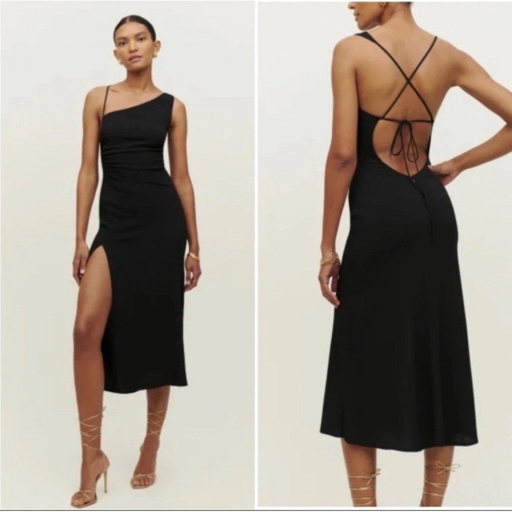 Reformación Dress Size 6 Color Black open on the side